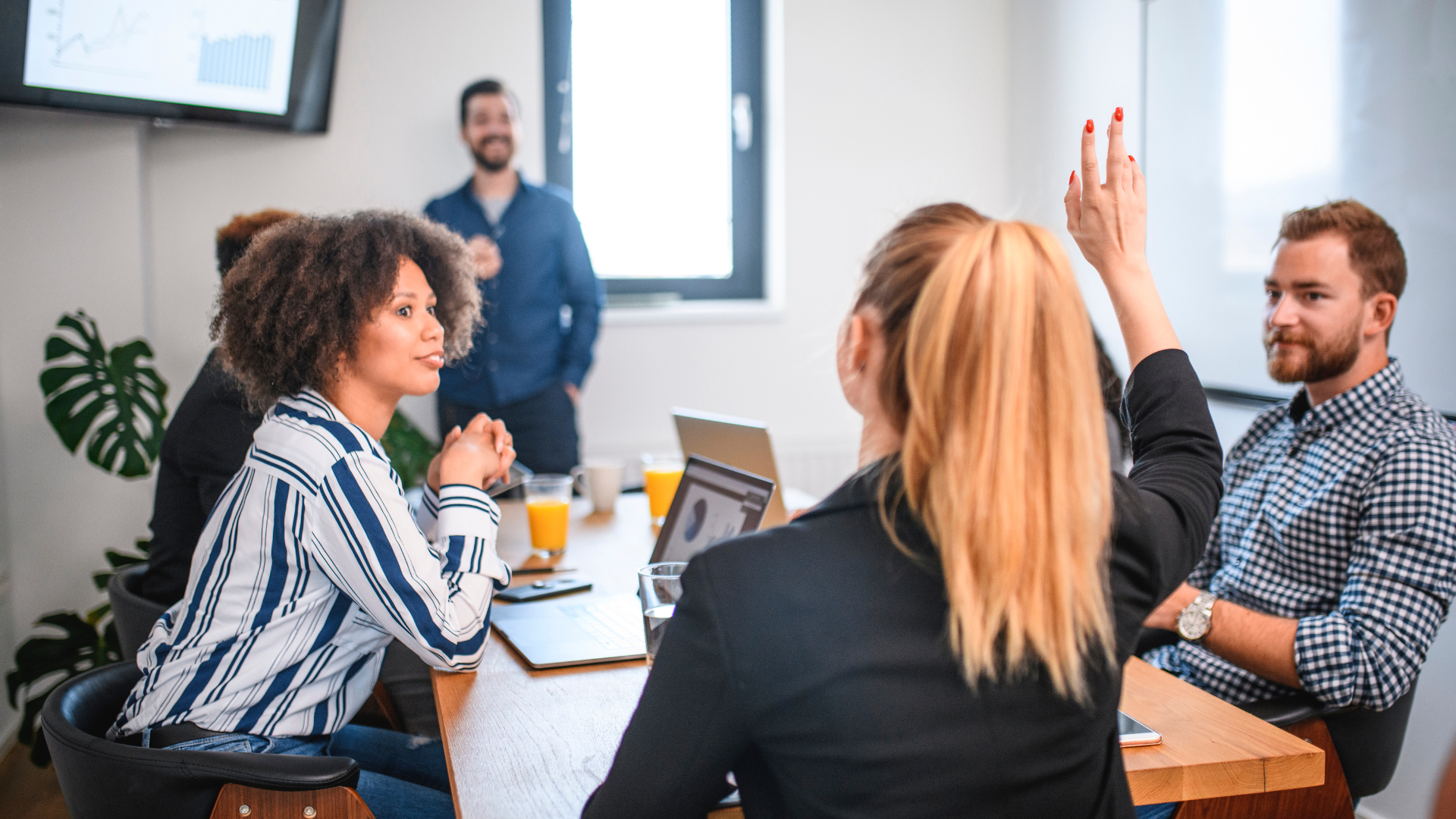how to pitch to investors